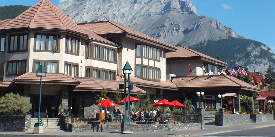 Elk and Avenue, Banff